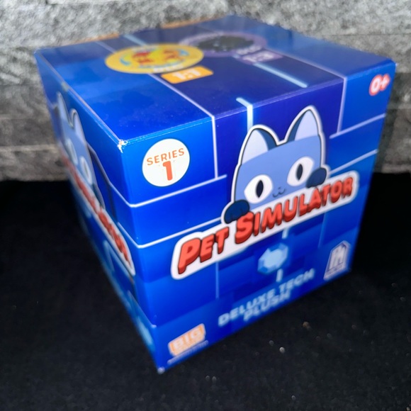 Pet Simulator 12” Deluxe Tech Mystery Plush - Series 1 #2 - Picture 1 of 3